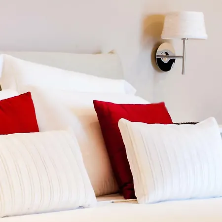 Sparviero Luxury Suites تاورمينا