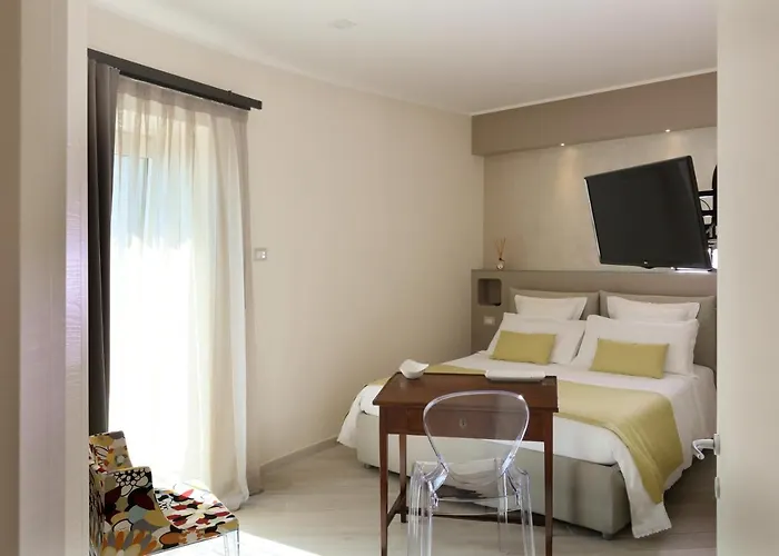 Sparviero Luxury Suites *