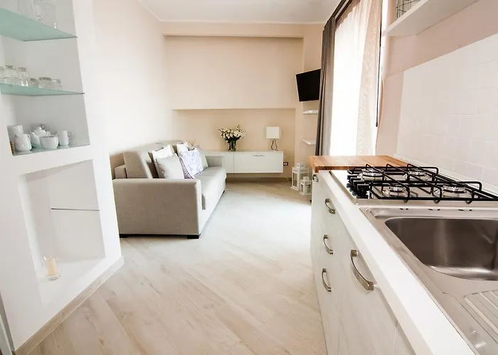 Sparviero Luxury Suites Hotel *