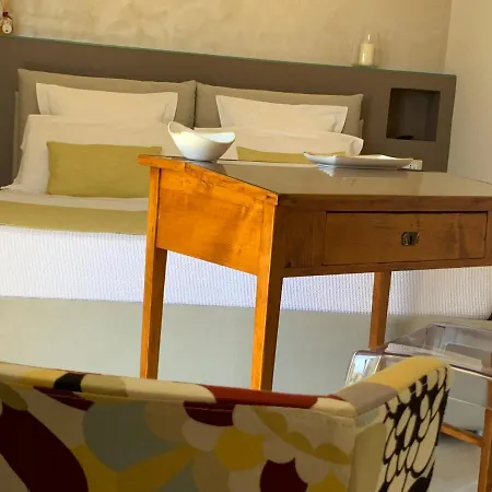 Sparviero Luxury Suites 호텔 *