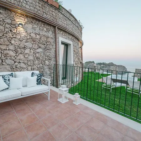 호텔 Sparviero Luxury Suites 타오르미나