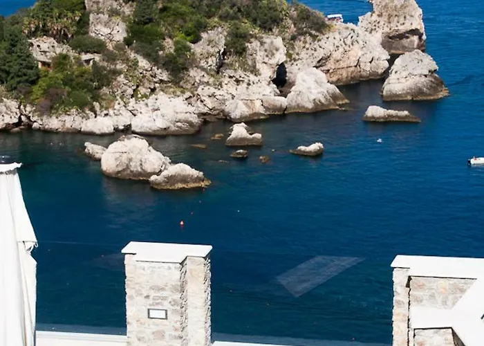 Sparviero Luxury Suites *